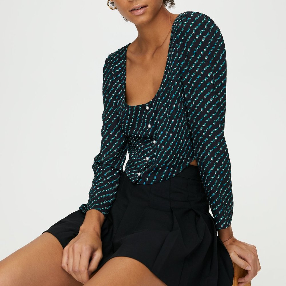 Aritzia Sunday Best Kissy Blouse - Picture 7 of 8